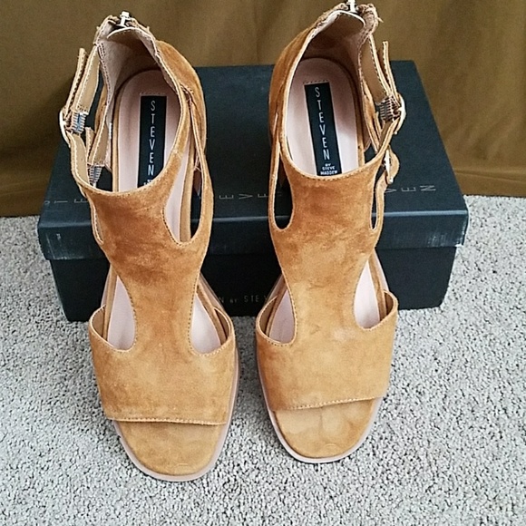 Shoes - Picture 2 of 5